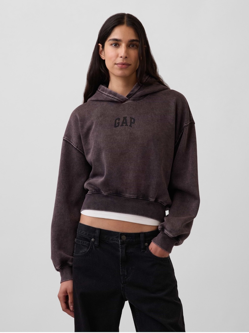 GAP VintageSoft Cropped Logo Hoodie, Black Wash Medium